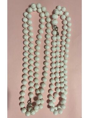 🏝️ Vintage Signed Sarah Coventry Plastic Necklace Set #7143 You Get Both